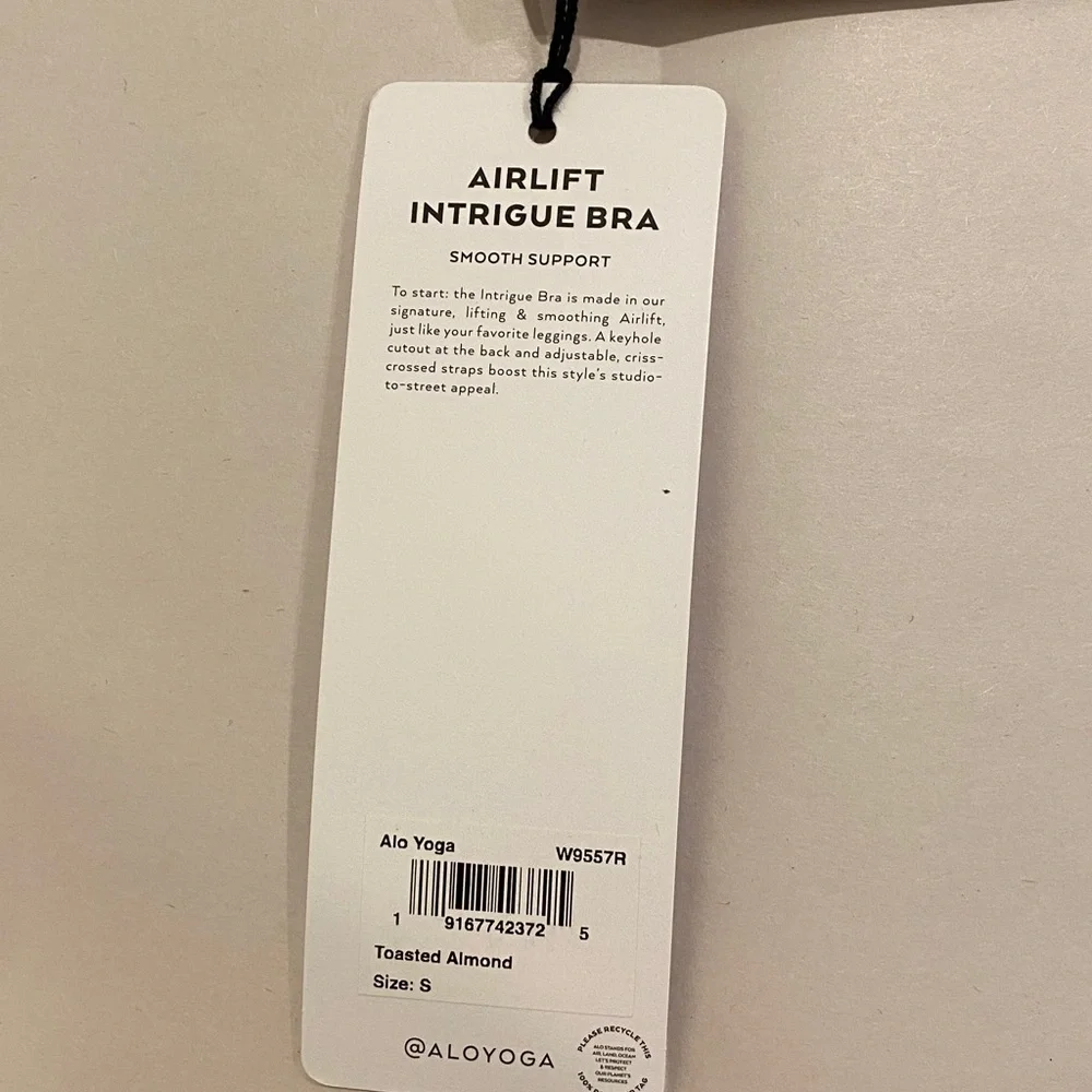 ALO Yoga airlift intrigue bra  Size small   Color toasted almond